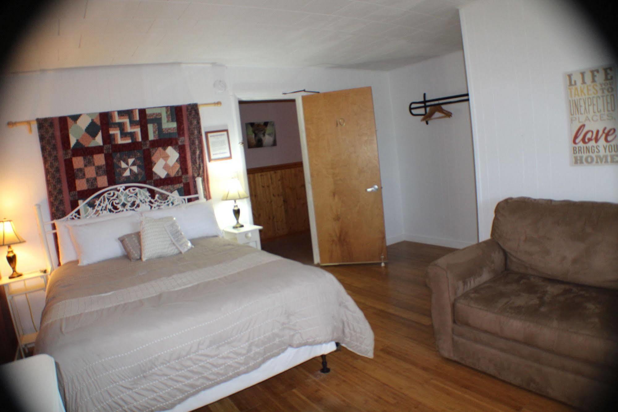 Bromley View Inn Bondville Exterior foto